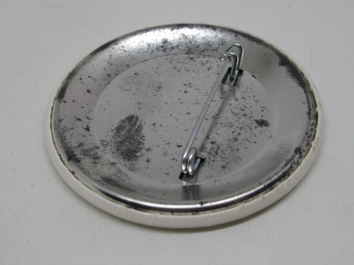 Vrdolyak "V" CHICAGO 2" Pin / Button - Picture 2 of 2