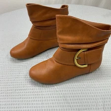 Top Moda  Women's Size 7 Slouch Brown Boots w/ Gold Buckle.  EUC