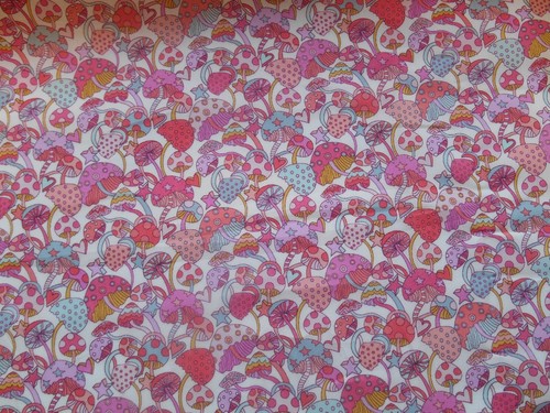 LIBERTY FABRIC - 100% COTTON - TANA LAWN REMNANT SALE- LIST No3 - SOLD PER PIECE - Bild 127 von 225