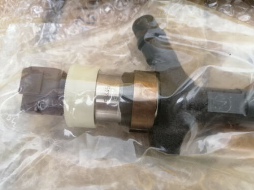 Nuevo inyector de combustible Denso para Toyota Hilux 2KD-FTV 2.5L D4D 23670-30030 4 pines original - Imagen 3 de 6