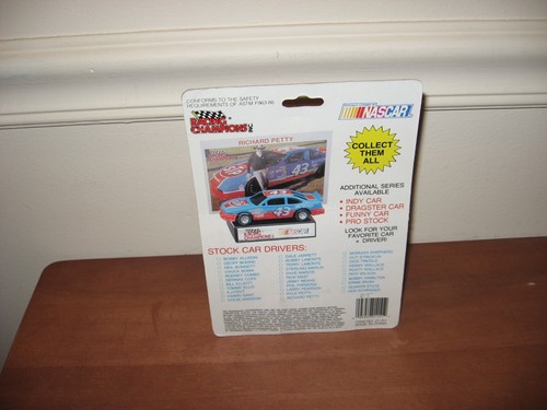1991 Hut Strickland #12 Raybestos 1:64 Racing Champions - Picture 2 of 4
