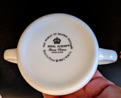 Royal Albert Beatrix Potter HUNCA MUNCA MOUSE 2 Handle Mug Children’s Cup 1986 - Picture 8 of 9