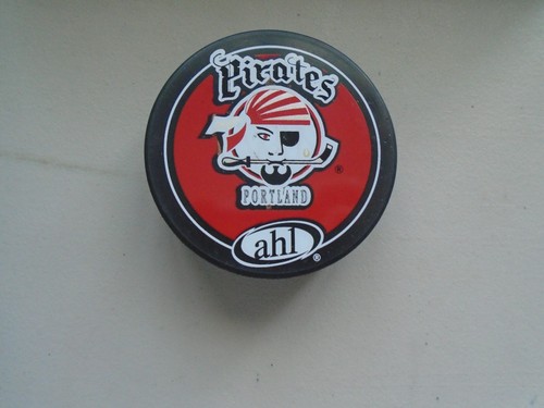 Portland Pirates Hockey Pucks (AHL) (1) - Bild 3 von 3