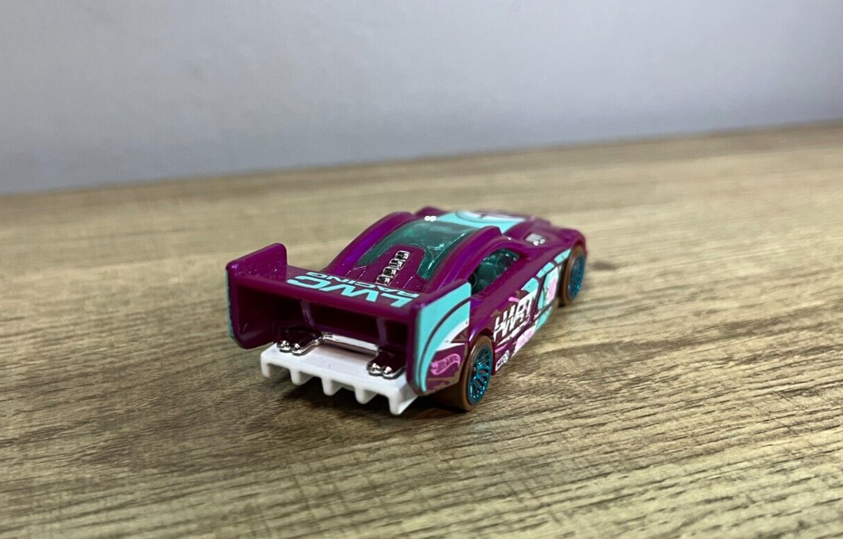 Picture 2 of 4