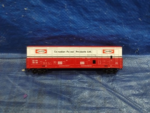 Vintage Life-like T-591 HO 51' All Door Boxcar Canfor 4686 - Picture 8 of 8