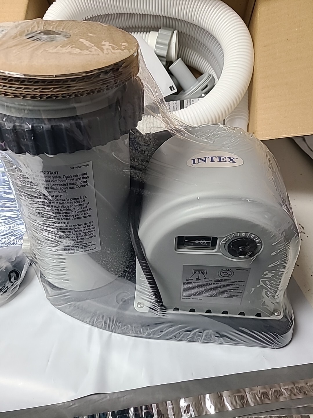 Intex Krystal Clear Model 635T Filter Pump with Hose Attachments FREE