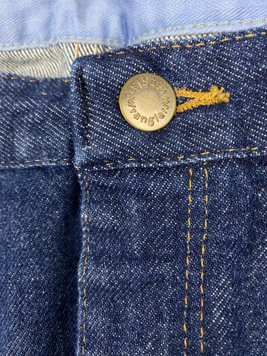 Mens Wrangler Jeans Rugged Wear Classic Fit Size 46 x 32 New With Tags 39902PW - Picture 6 of 9