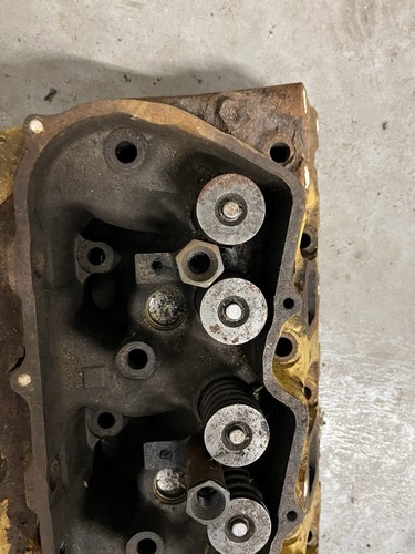 Caterpillar 3208 Engine Head Used - Picture 7 of 10