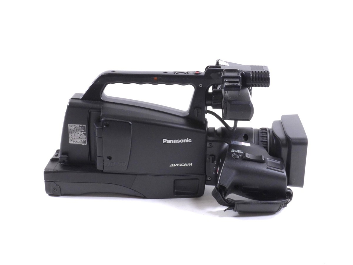Panasonic AG-HMC80 AVCCAM HDビデオカムコーダー Panasonic announces AG-HMC80, the HMC40's big sister by