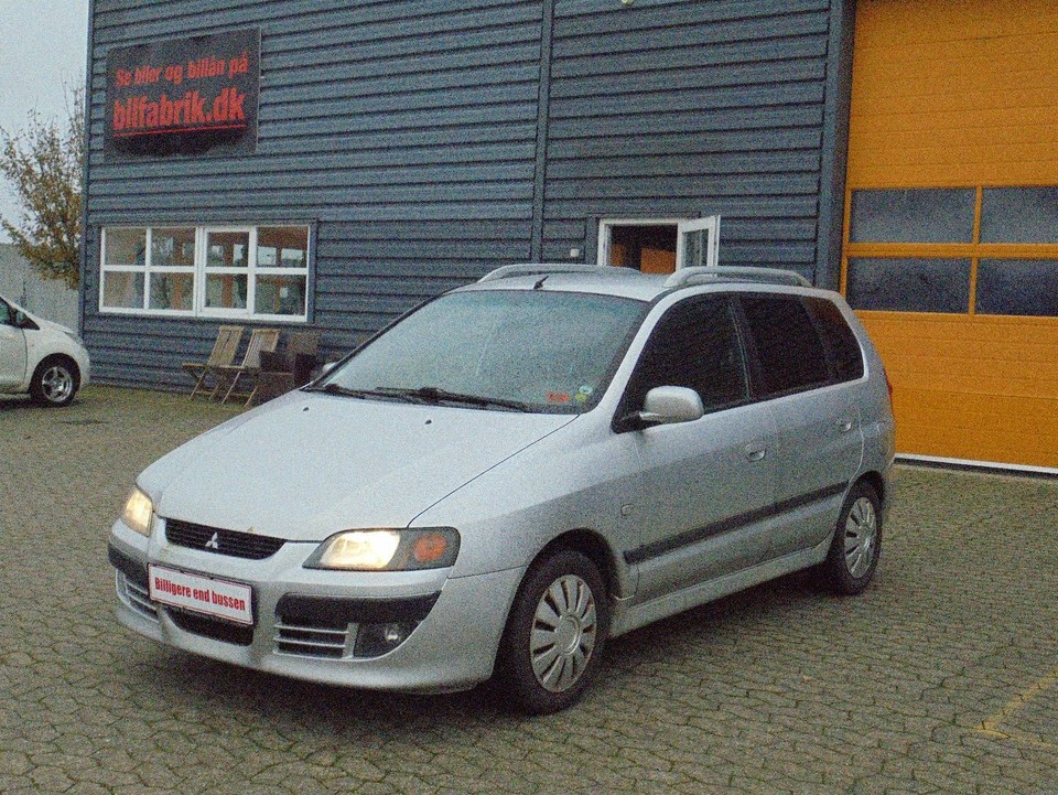 Mitsubishi space star 2005