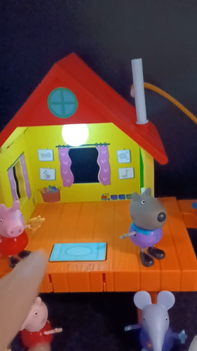 Peppa Pig & George Treehouse Playset Doll House With 10 Pigs / Figures - Video 1 of 1