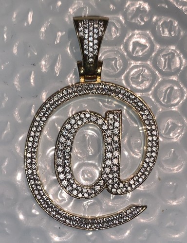 Cadena colgante enchapada en oro amarillo de 14k diamante simulado letra inicial "@" de 2,00 quilates - Imagen 1 de 2