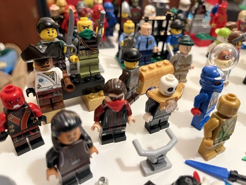 LEGO Mini Figures Mixed Lot of 50 with Some Accessories - Bild 7 von 11