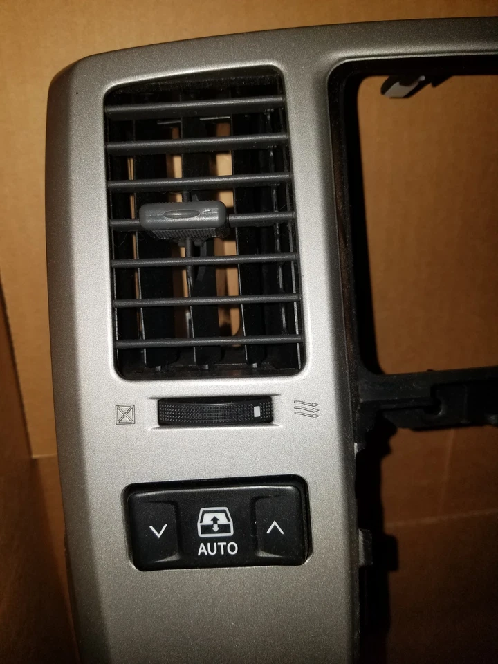 2003 TO 2009 TOYOTA 4RUNNER RADIO PLAYER CLIMATE CONTROL PANEL CENTER DASH OEM - Image 4 of 4