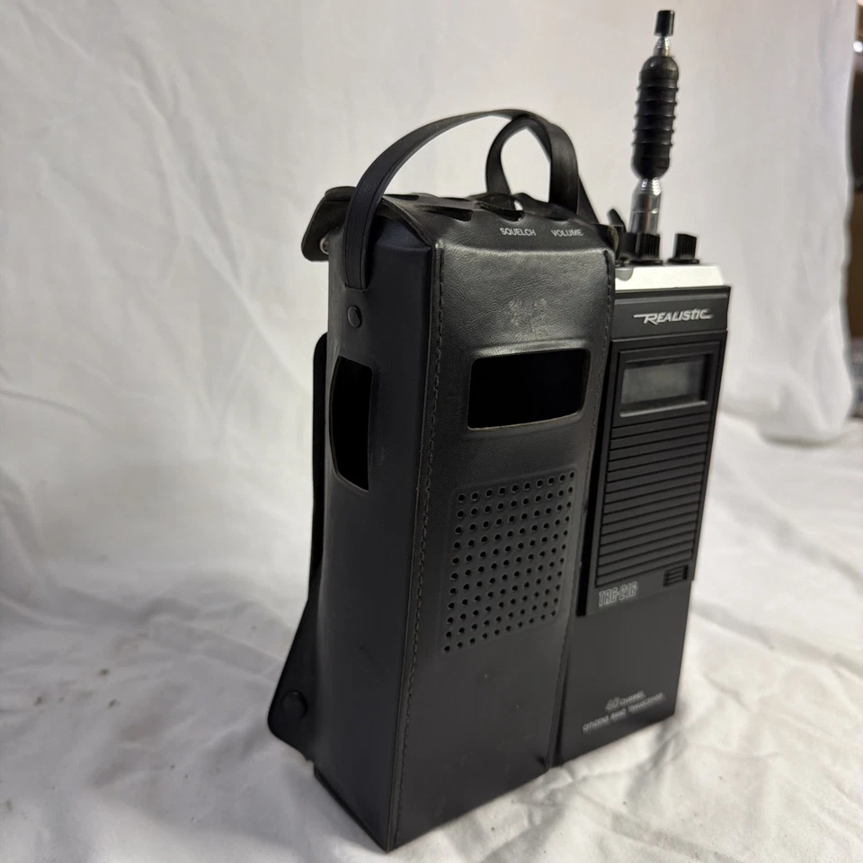 Realistic TRC-216 40 Channel Walkie Talkie Citizens Transceiver WORKING - Image 4 of 4