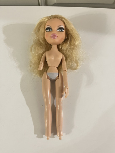 BRATZ 2007 BRATZ THE MOVIE Cloe bambola articolata ciglia MANCA BRACCIO/MANO nudo - Foto 1 di 10