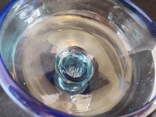 4 Mexican Hand Blown Glass Margarita Glasses with Cobalt Blue Rim and Base  - Picture 10 of 13