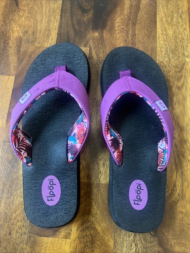 Women’s Floopi Flip Flop Sandals NWT Purple Size 8 Tropical Lining