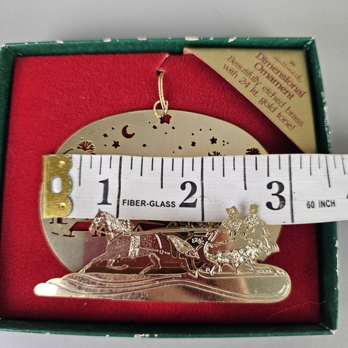 Hallmark Promotional Brass Dimensional Ornament 1982 Sleigh Ride 24 kt Gold-Tone - Picture 4 of 6