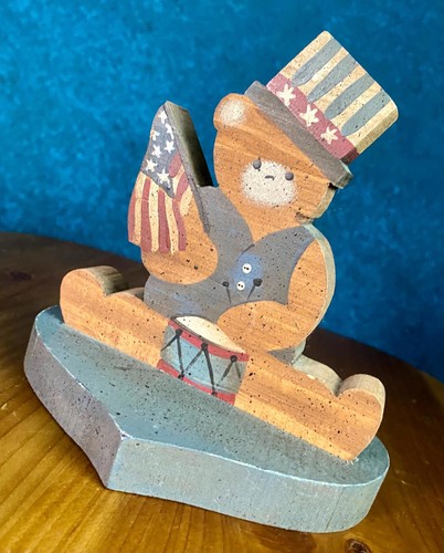 Figura de madera corazón azul pintado a mano osos bandera americana patriótica 4 de julio - Imagen 3 de 5