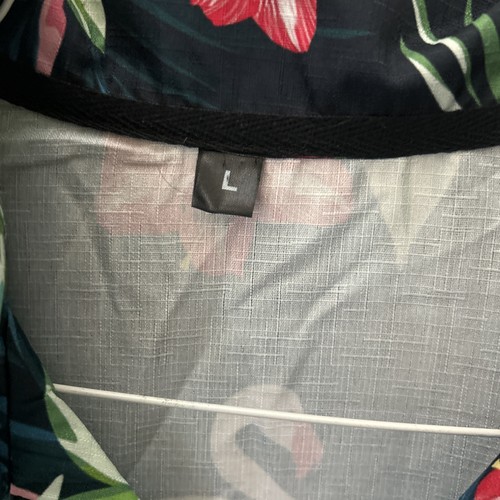 Hawaiian Shirt Mens Large Quirky Who Is This Guy?! Bizarre Shirt - Picture 3 of 7