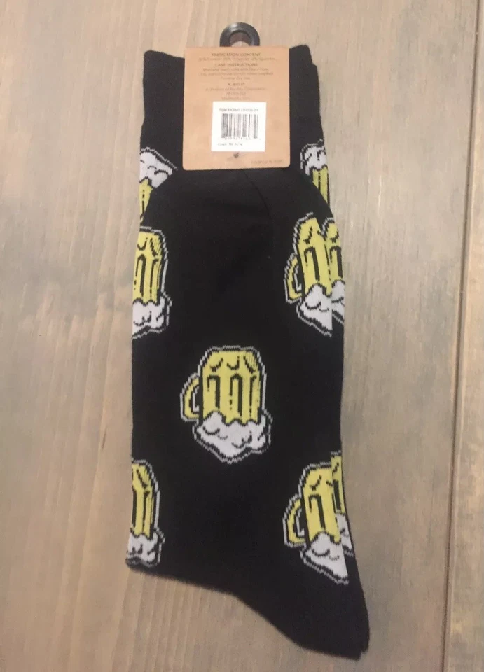 NUEVO CON ETIQUETAS K. Bell Para hombres Crew Estampado de Cerveza Gráfico Negro Algodón Calcetines 1 Par Talla: 10-13 Foto 3 de 4