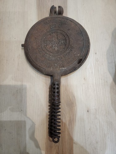 Antique Griswold American Cast Iron Waffle Iron Maker No 8 885