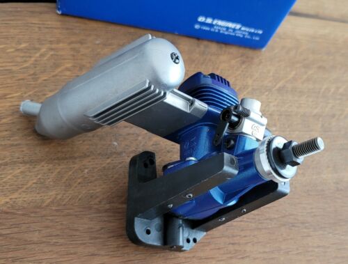 OS Max 25LA Engine - Picture 3 of 6