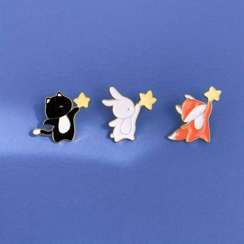 Cute Star Animals Enamel Pin Cat Fox Rabbit Backpack Pins Birthday Gifts - Picture 2 of 8