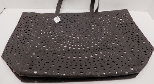 BATH & BODY WORKS BLACK FRIDAY 2017 GREY LEATHER STYLISH TOTE NEW! - Picture 3 of 8