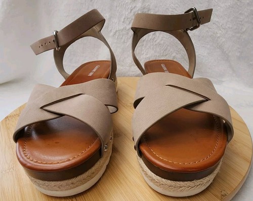 Gianni Bini Taupe Leather Ankle Wrap Sandals Shoes Cross Open Toe Women's 10 New - Picture 4 of 7