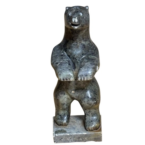 Inuit orso polare pietra ollare intaglio canadese intagliato a mano firmato N. Natchik artista - Foto 12 di 17
