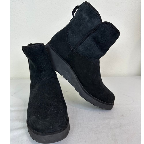 UGG Damen Lammfell Schwarz Kurzstiefel Größe 6 Top Zustand - Bild 6 von 8