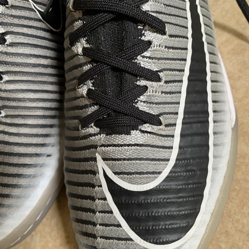 Nike Flyknit Mercurial sneaker alla caviglia elasticizzate taglia 10 bianco e nero usato in ottime condizioni - Foto 2 di 12
