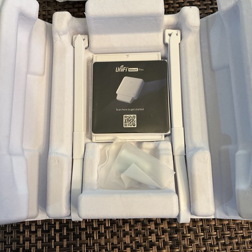 Interrupteur UniFi Flex - USW FLEX - boîte ouverte jamais utilisée - Photo 4/5