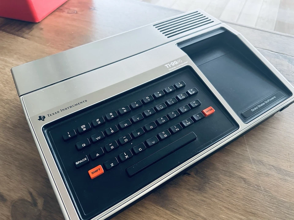 Texas Instruments - TI-99/4 - not /4A + PSU + RGB - Holy Grail Item - working - Bild 3 von 4