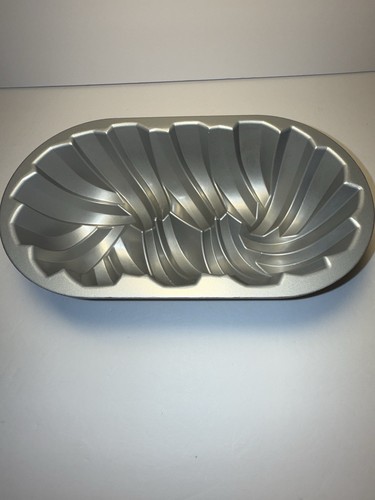 Nordic Ware 75th Anniversary Braided Loaf Pan - Picture 6 of 9