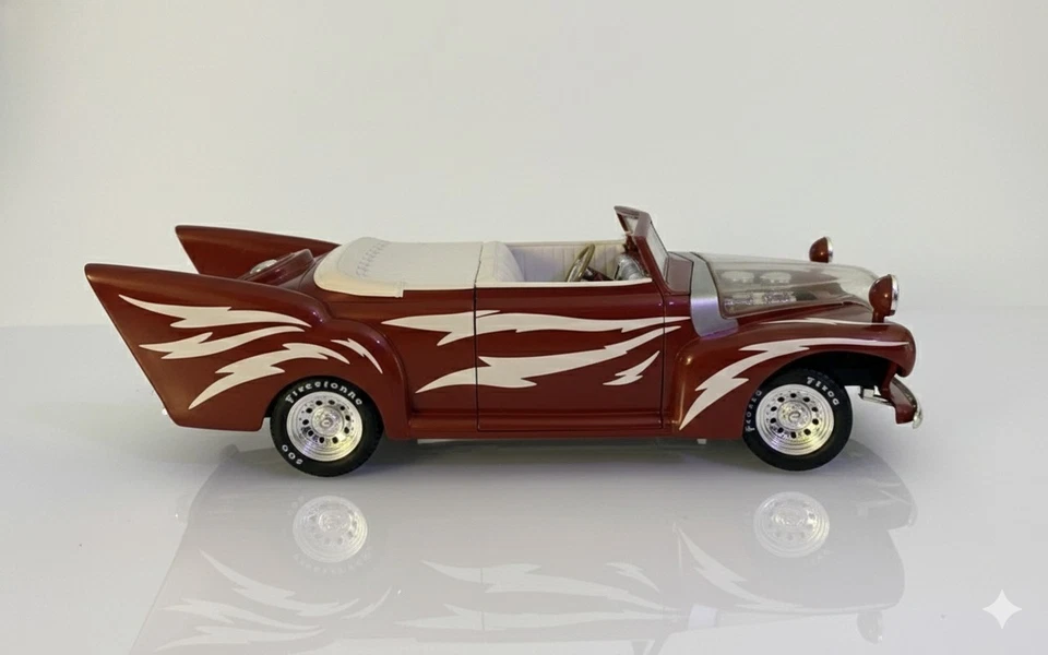 '48 Ford De Luxe Convertibile Final Version "Grease" 1:18 RC2-ERTL + Figure  - Immagine 3 di 4