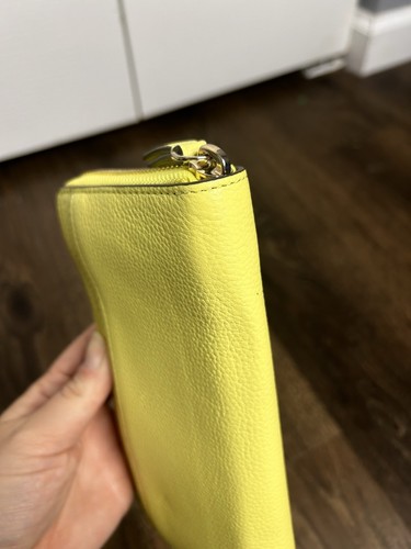 Cartera de cuero Kate Spade acordeón cremallera alrededor amarilla - Imagen 8 de 11