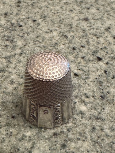 Silver Antique Thimble, Ketcham and McDougall, Leafy Swirls, dodecagon, 5.6g