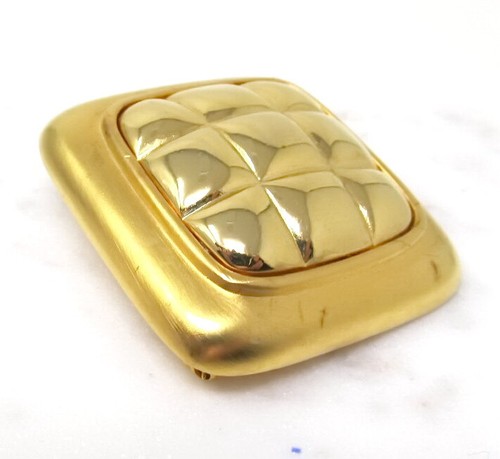 Goldfarbene Anstecknadel Brosche gesteppt Puffkissen Design Vintage mattes Finish Bordüre - Bild 5 von 7