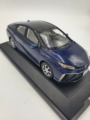 トヨタ「MIRAI」ミニカー Amazon.co.jp: 1/30 トヨタ 新型ミライ MIRAI カラーサンプル