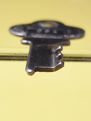 Vtg Key D61 LONG Mfg Company Atkinson Long EVERLASTING Trunk Footlocker D-61 - Picture 4 of 7