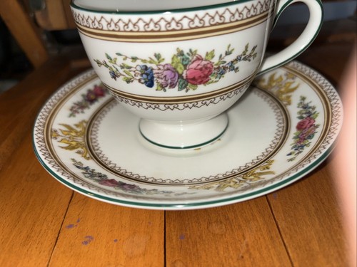 TAZA Y PLATILLO PRISTINE WEDGWOOD COLUMBIA CON DETALLES VERDE BOSQUE - Imagen 3 de 11