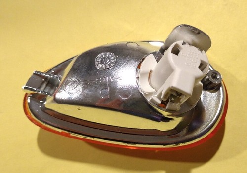 FRECCIA VESPA ET2 ET4 ANTERIORE DESTRA ARANCIO COMPLETA DELLA TRIOM 2409210 - Foto 3 di 7