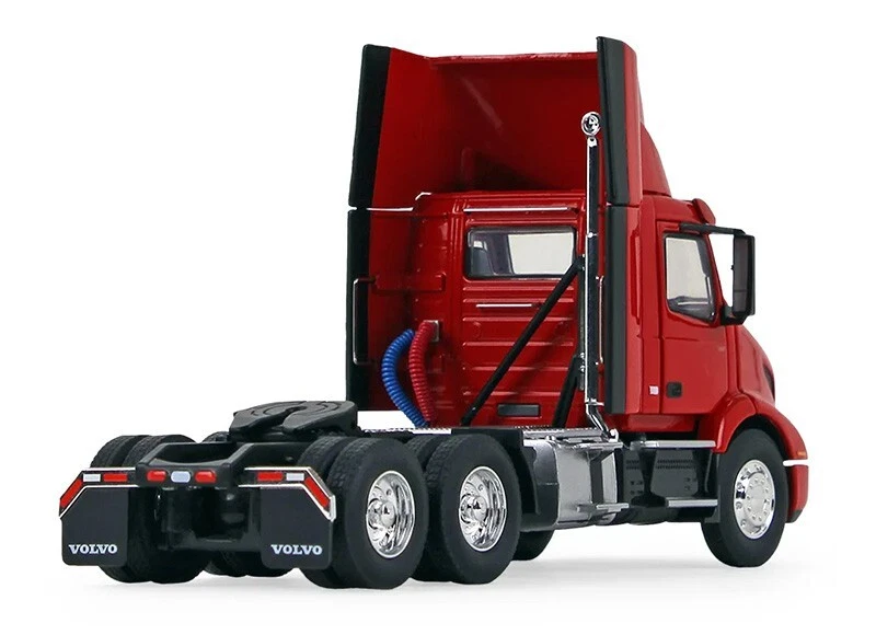 Camión Volvo VNR 300 cabina corta con techo carenado rojo 1/50 primera marcha 50-3460 Foto 3 de 3