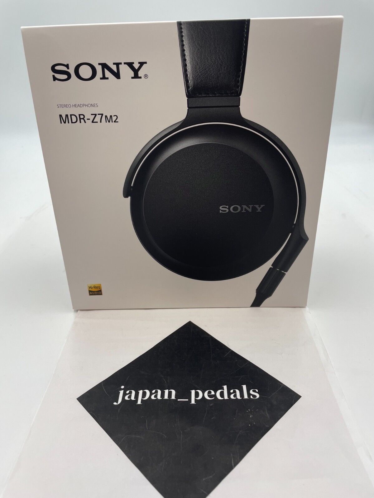 SONY MDR-Z7 M2 stereo headphone balance connection correspondence