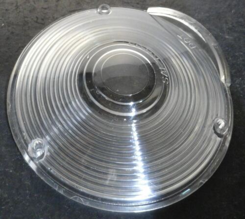 Lens for Back of Cab/Sleeper Combination Light Clear Plastic 3 screws 4" GG80378 - Picture 8 of 8