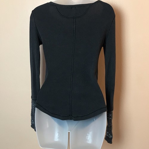 Free People Thermo Waffelmuster Top schwarz Strick Kontrast Bündchen Damen S - Bild 4 von 7