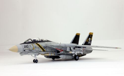 PreSale US Navy F-14A Tomcat Jolly Rogers Squadron 1:72 Pro Built Model - Bild 7 von 24